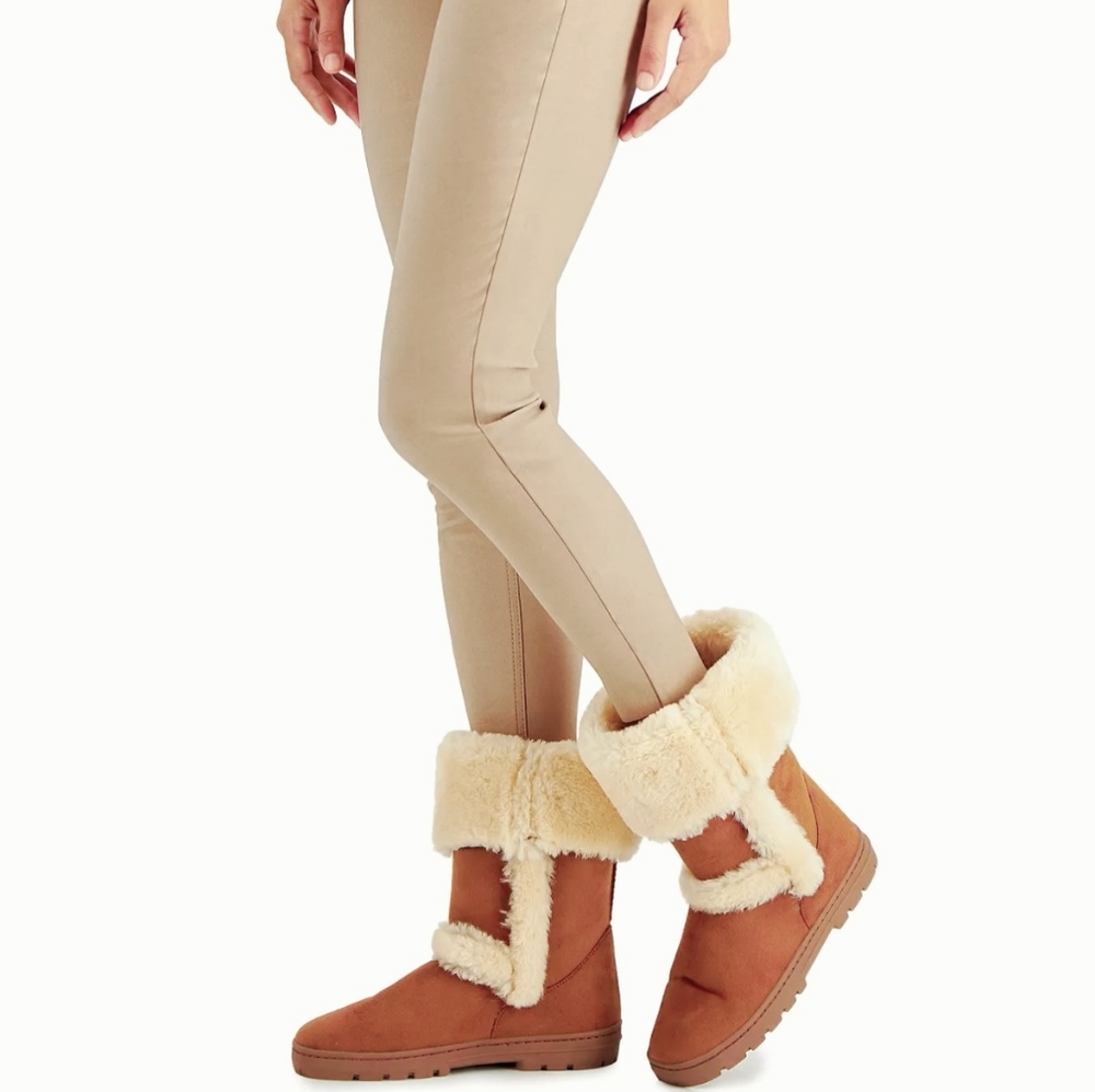 NWT Leather Women's Size 6.0 Closed Almond Toe Snow Boots